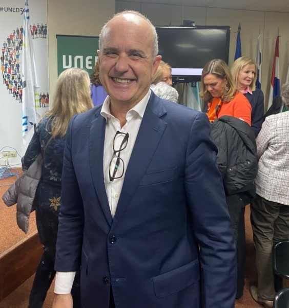Ricardo Mairal gana las elecciones de la UNED en primera vuelta